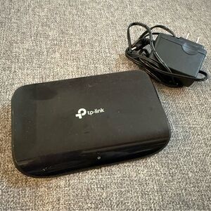 TP-Link 5-Port Gigabit Desktop Switch Black TL-SG1005G 5V w/ Power Adapter Cable